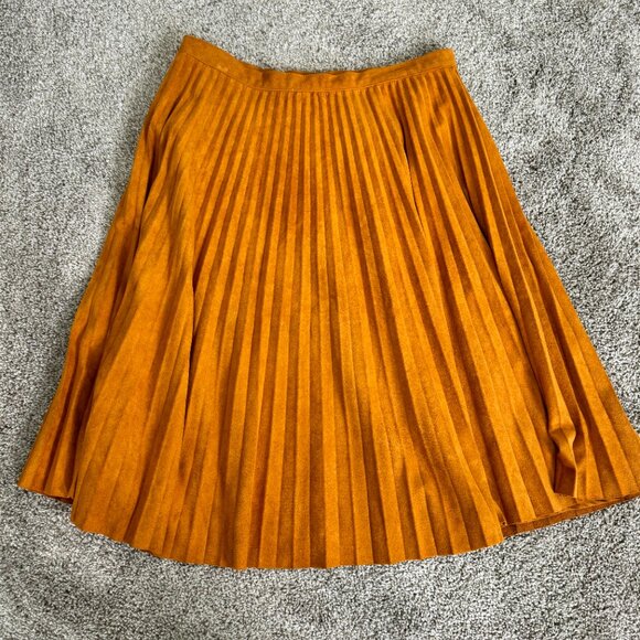 Storee Suede Skirt - Picture 2 of 3